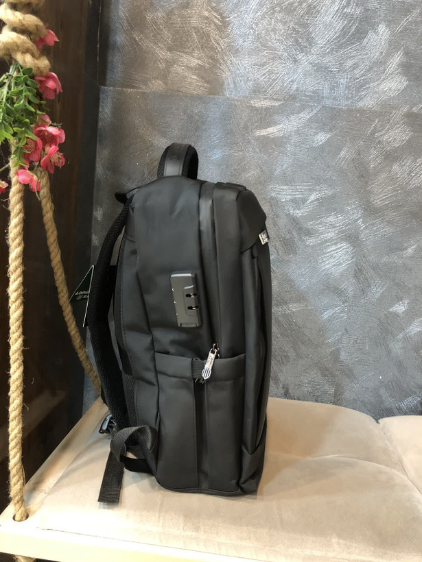 کوله قفل دار وفس وارداتی درجه 1 کد 7103 لپتاپی