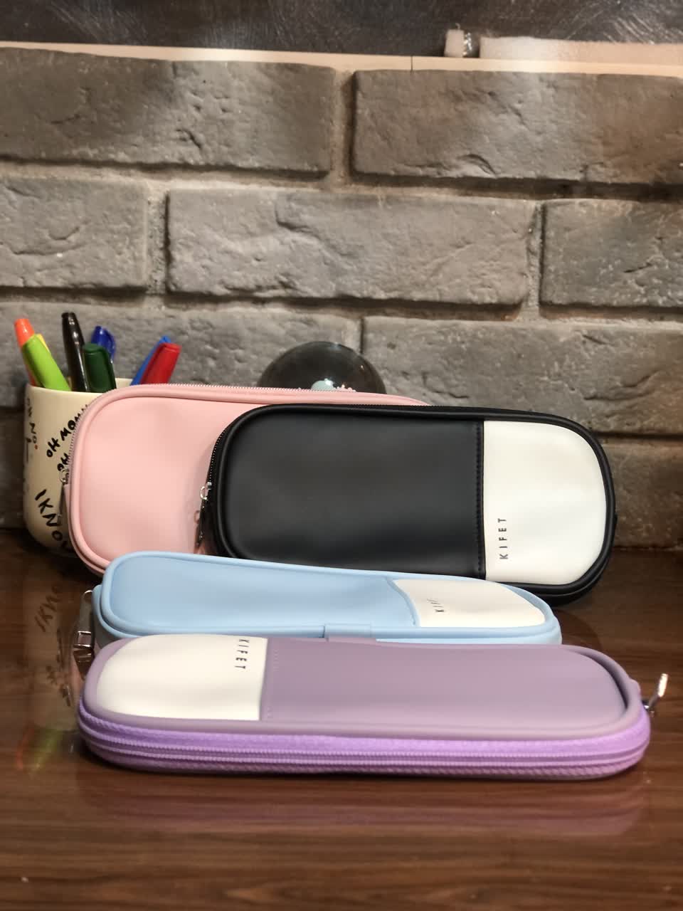 جامدادی پنتون کیفت pantone کد 8168